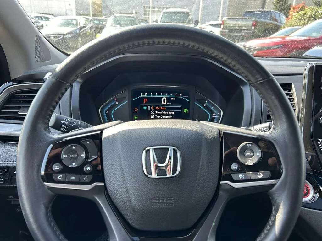 Used 2022 Radiant Red Metallic II Honda Touring No Accident History   Local BC   Clean Tit image 22