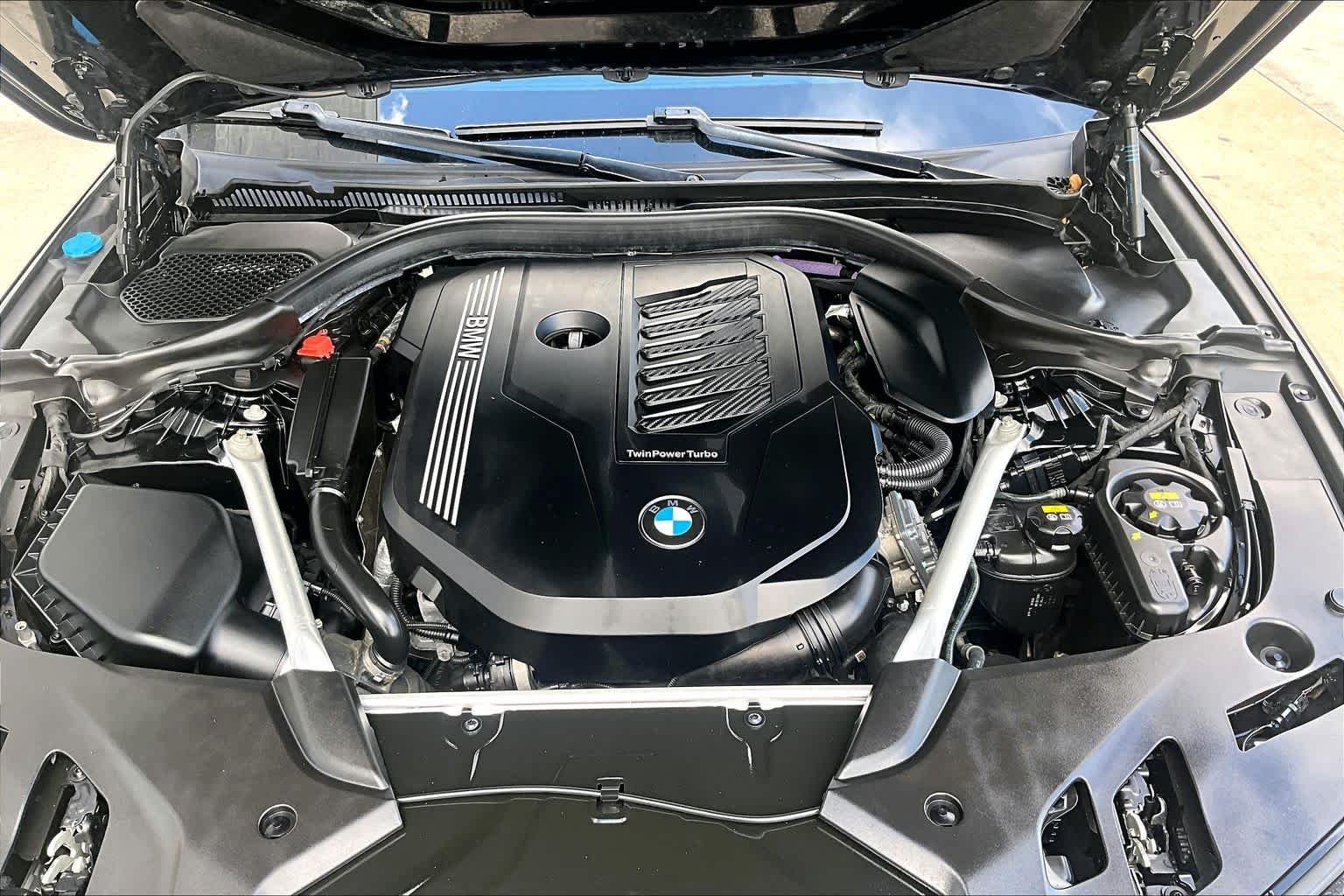Used 2021 Black Sapphire Metallic BMW 540i xDrive image 27