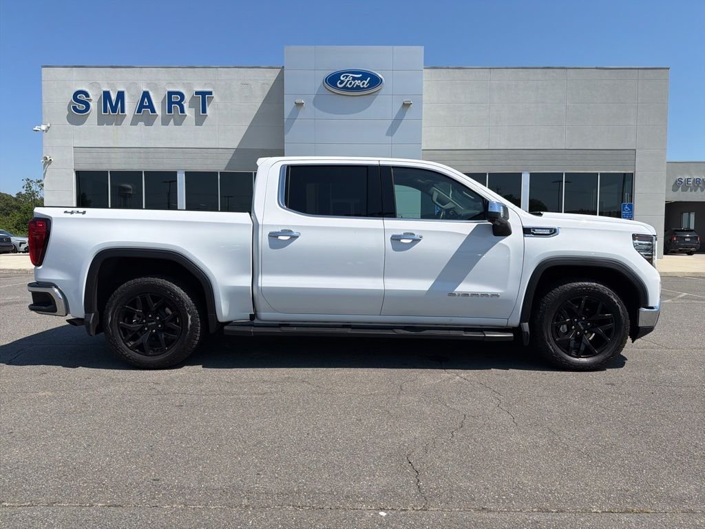 2023 GMC Sierra 4WD Crew Cab Short Box SLT's photo