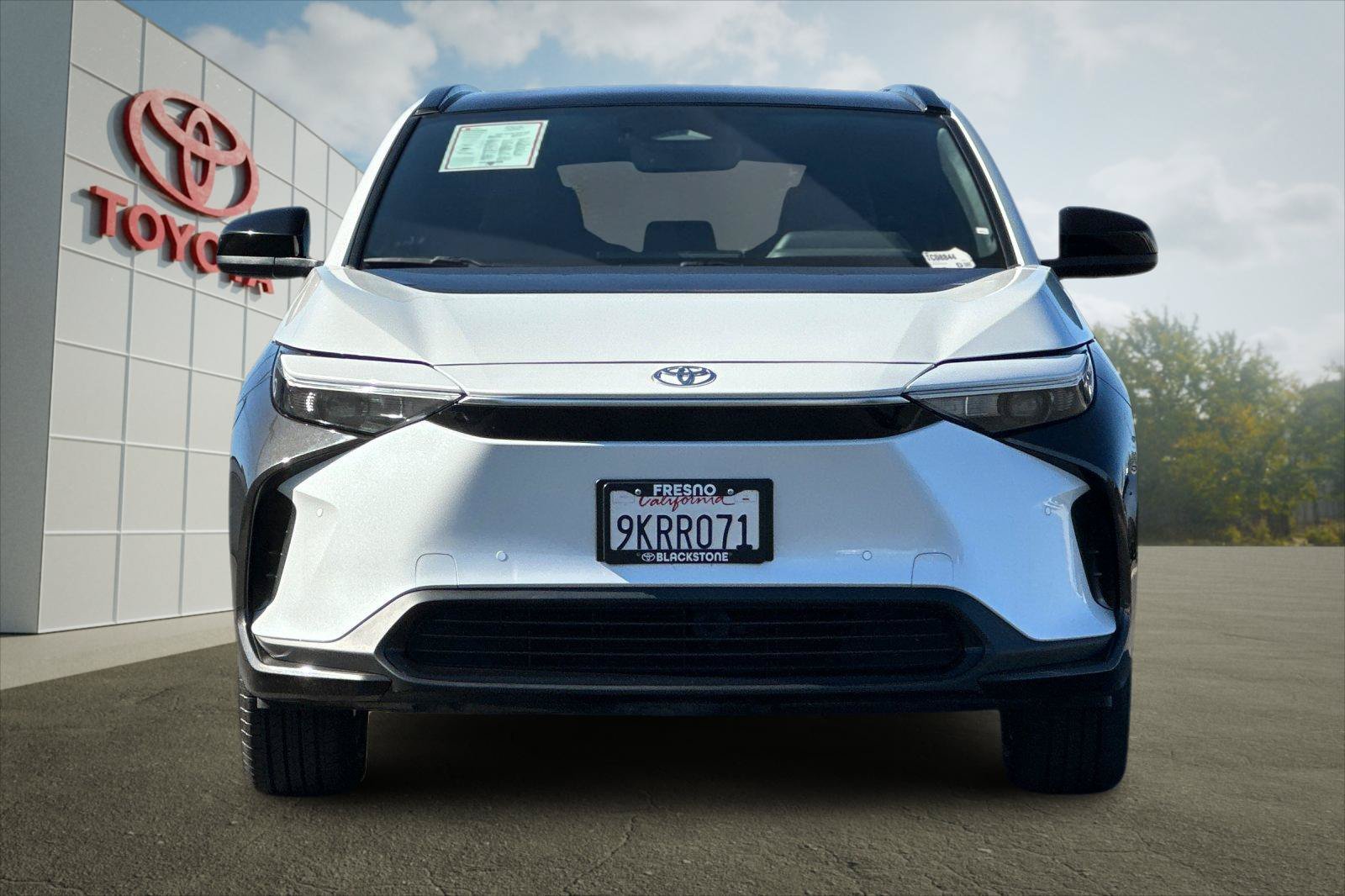 Certified Used 2023 Wind Chill Pearl Toyota XLE image 8
