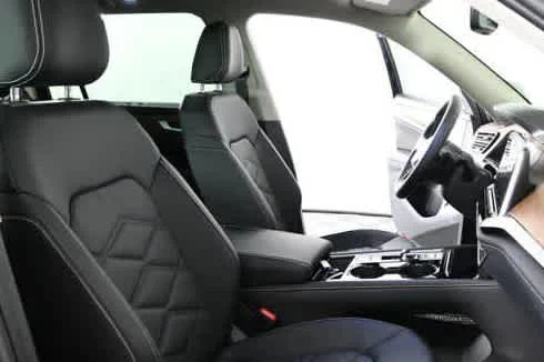 New 2026 Deep Black Pearl Volkswagen 2.0T SE w/Technology image 13