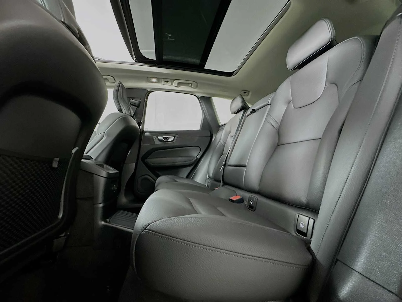 2025 Volvo XC60 Plus - Photo 23