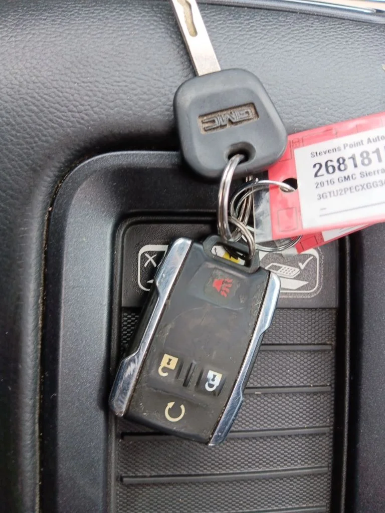 Used 2016 Onyx Black GMC Denali image 35