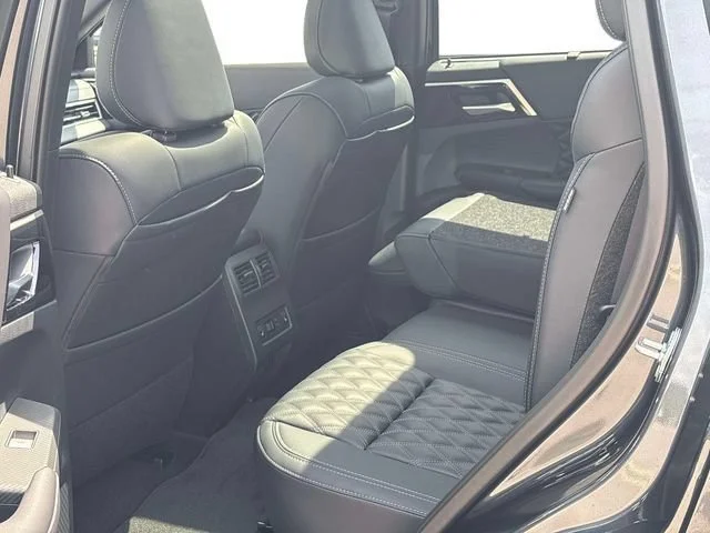 Used 2026 Moonrock Gray Nissan Platinum image 41