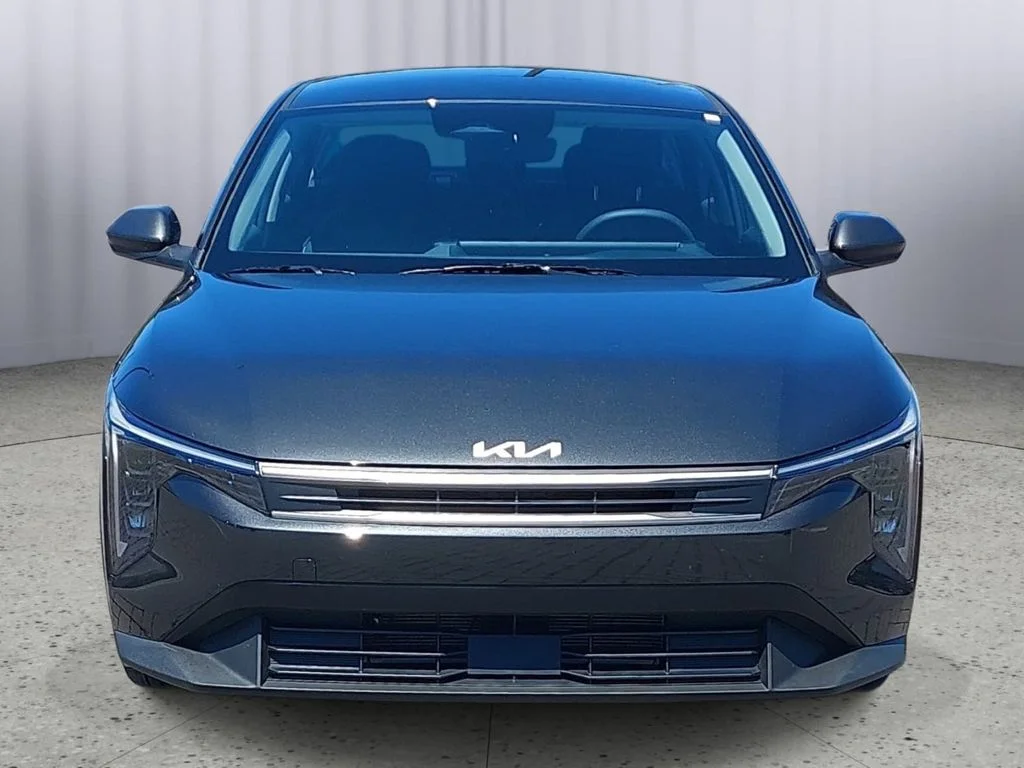 Used 2025 Gray Kia LXS image 8