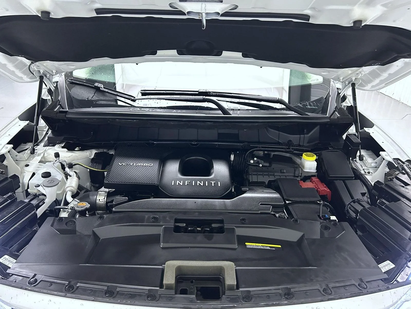 Used 2026 White INFINITI LUXE image 25