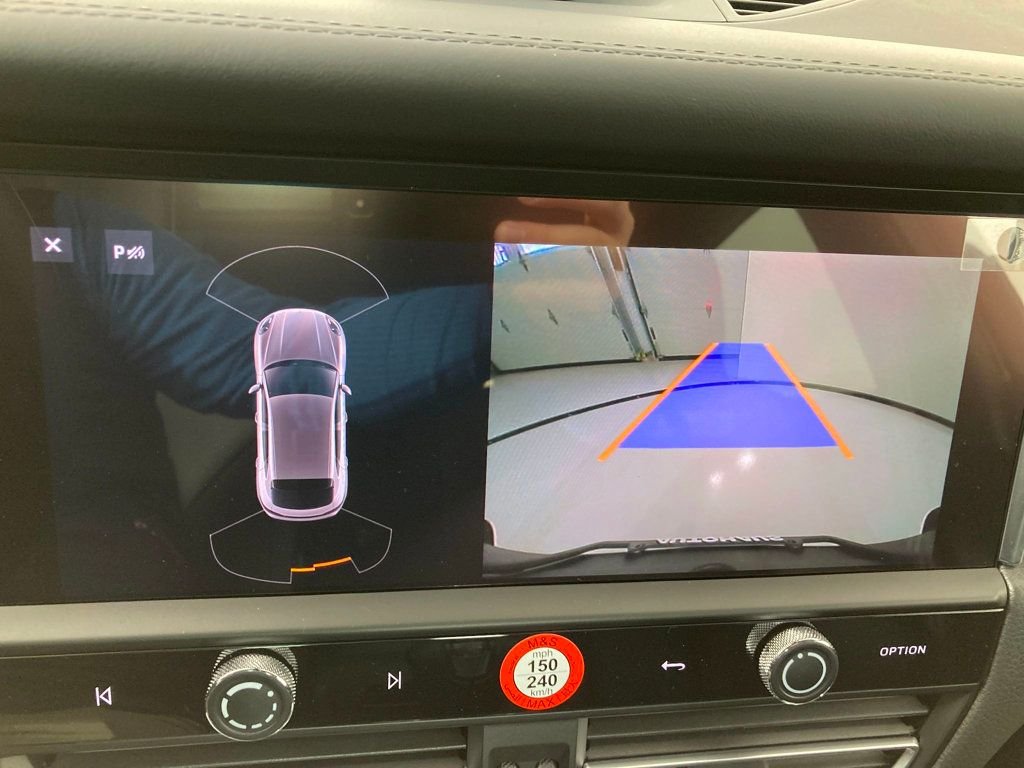 2026 Porsche Macan T - Photo 12