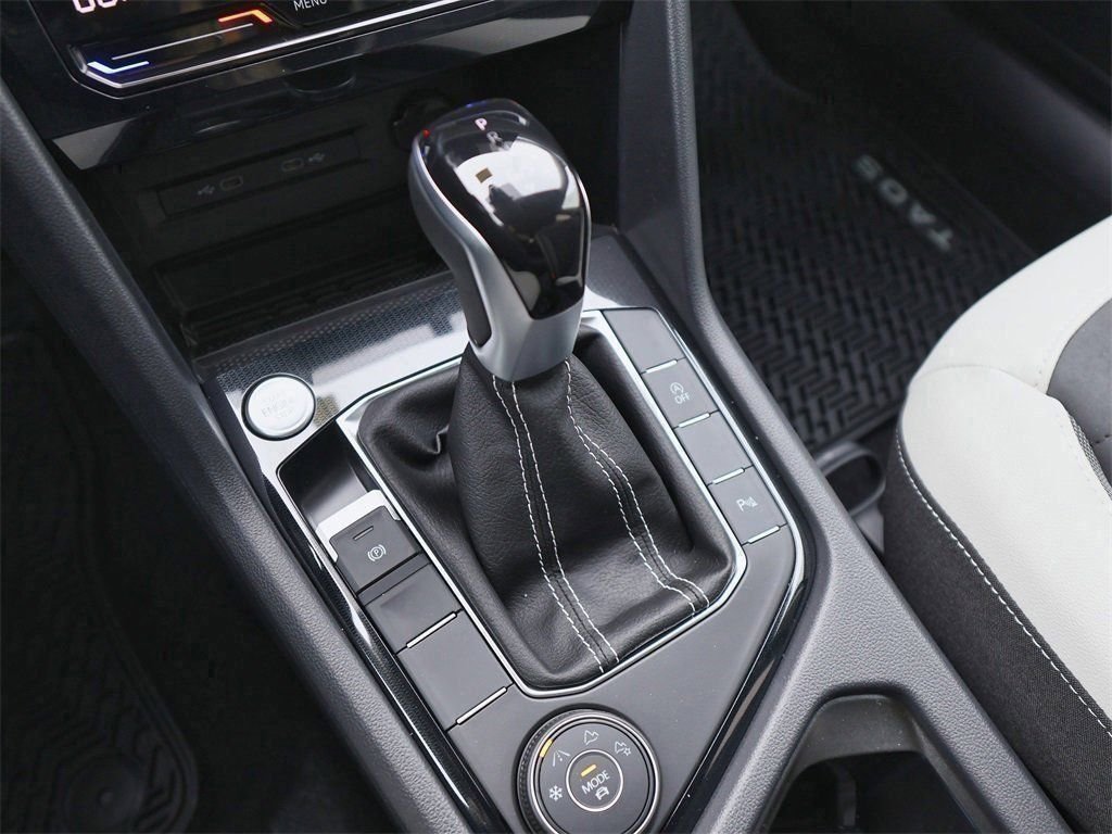 New 2026 Black Volkswagen 1.5T SE image 23
