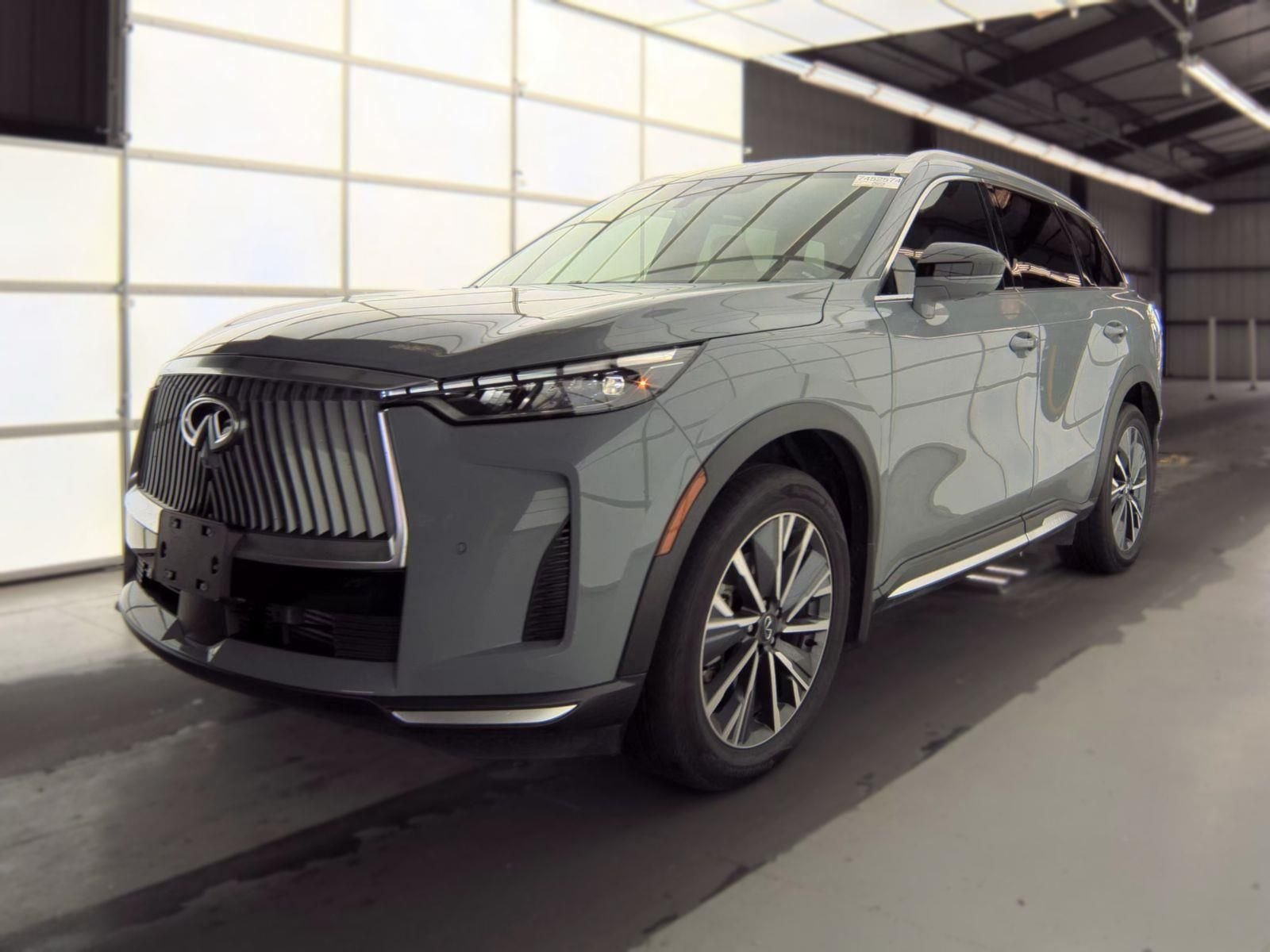 Certified Used 2026 Gray INFINITI LUXE image 3