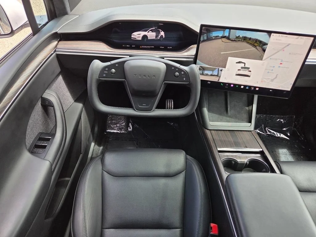 Used 2023 Pearl White Multi-Coat Tesla Standard Range image 4