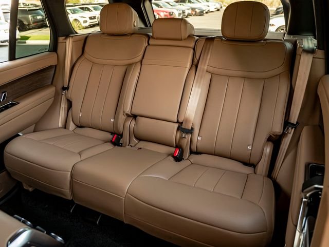 New 2026 Belgravia Green Land Rover SE image 27