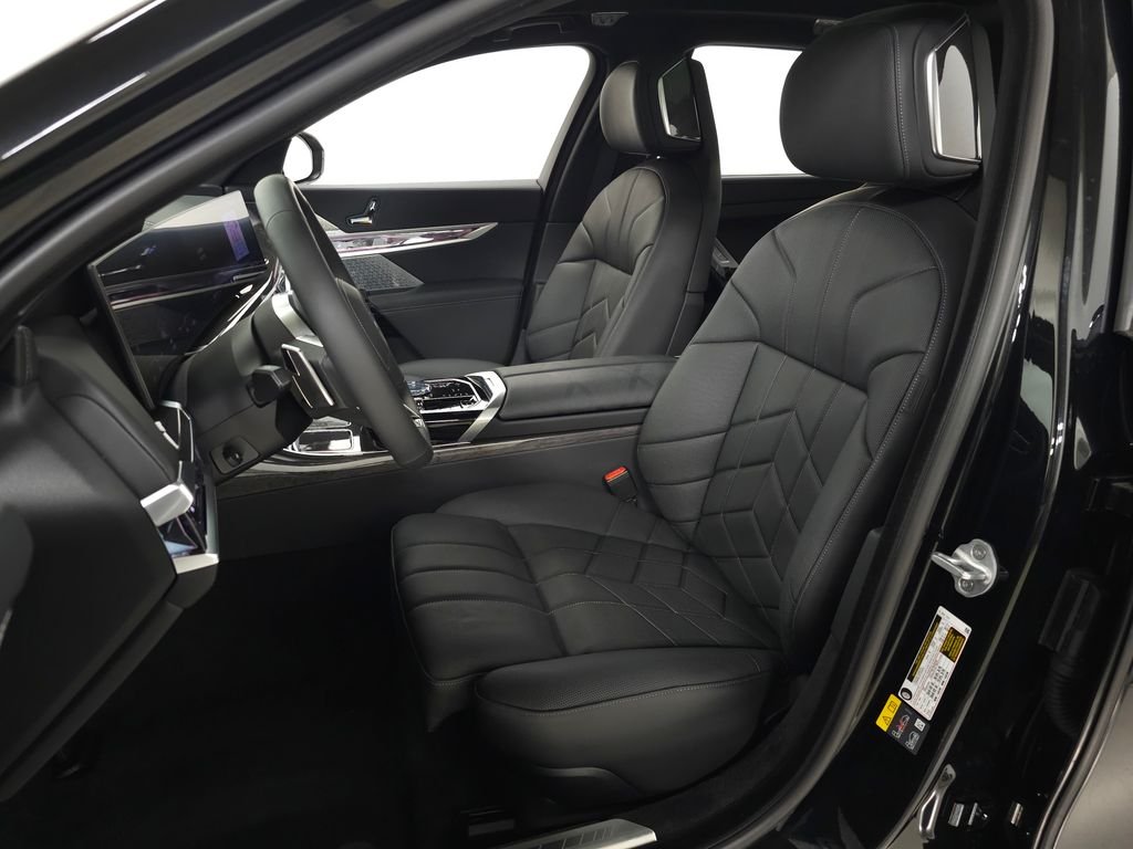 Used 2026 Black Sapphire Metallic BMW xDrive60 image 18