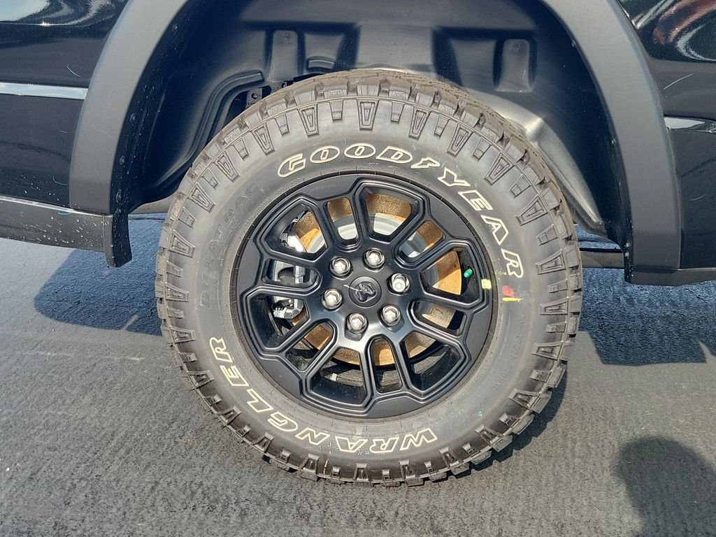 New 2026 Diamond Black Crystal Pearl-Coat Exterior Paint RAM Rebel image 5
