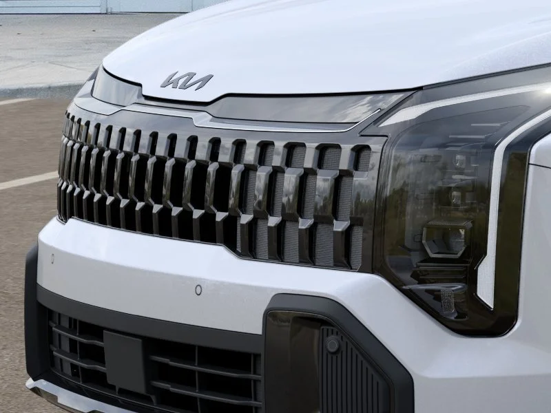 New 2027 Glacial White Pearl / Black Ro Kia X-Line image 12