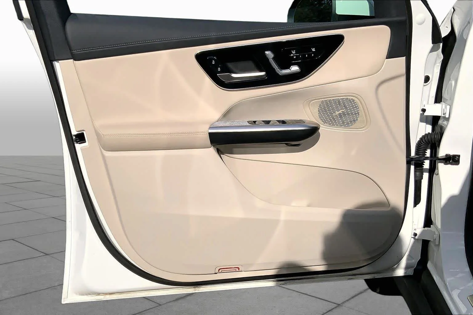 Certified Used 2025 Polar White Mercedes-Benz GLC 300 image 22