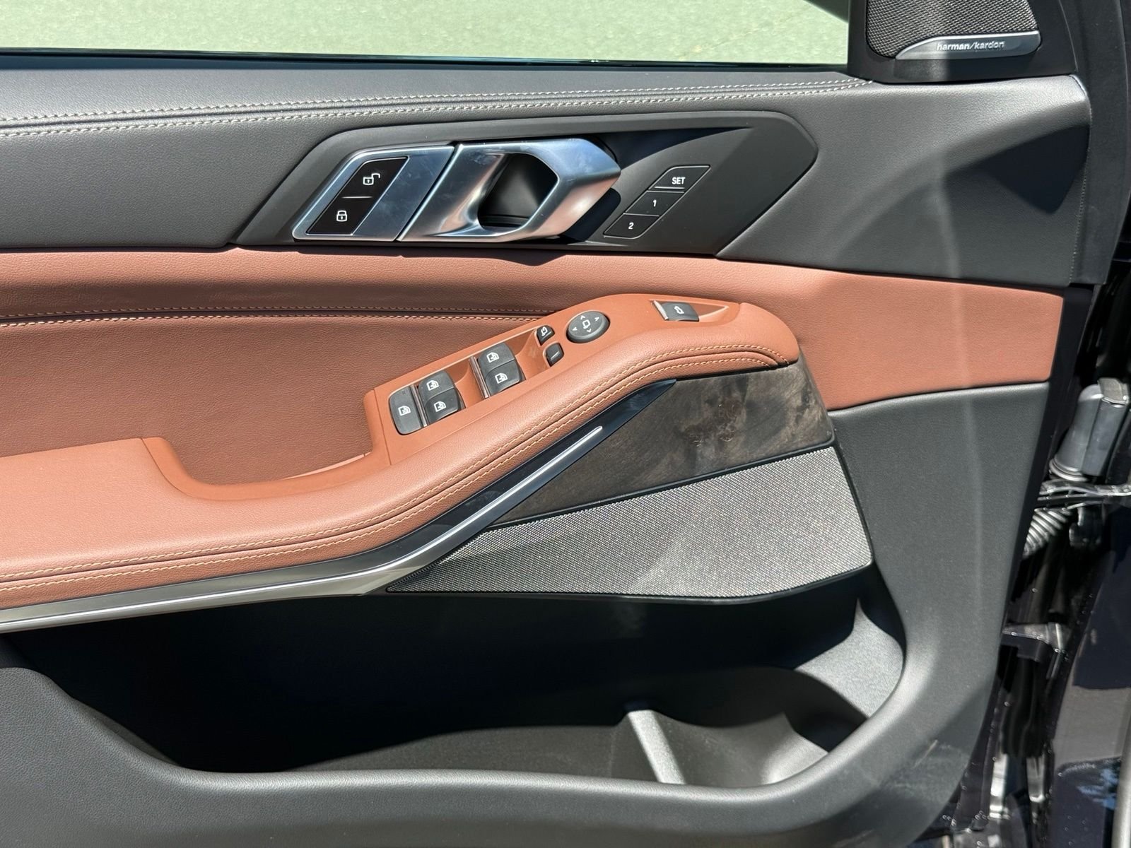 New 2026 Carbon Black Metallic BMW sDrive40i image 15