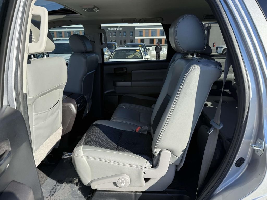 2014 Toyota Sequoia SR5 - Photo 16