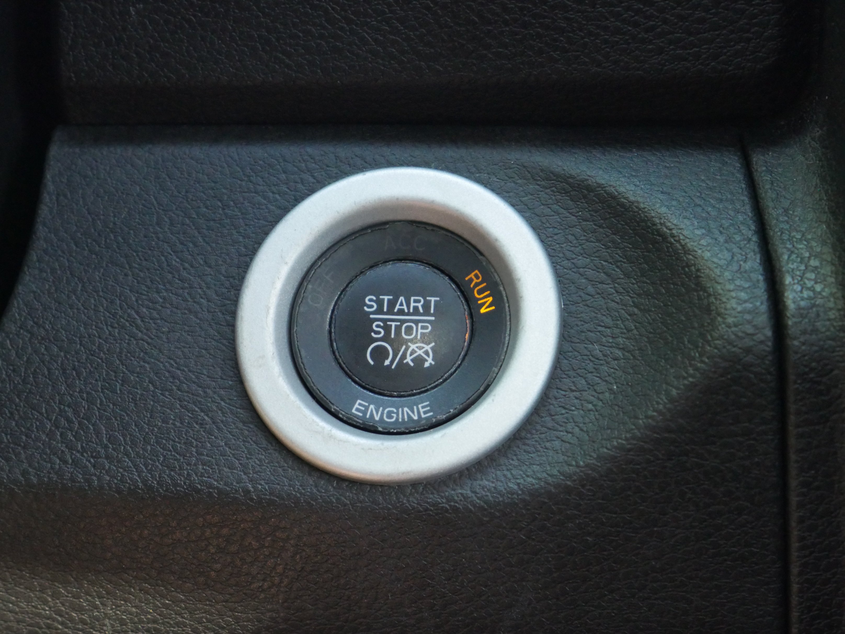 Used 2013 Bright Silver Clearcoat Metallic Ram Sport image 9