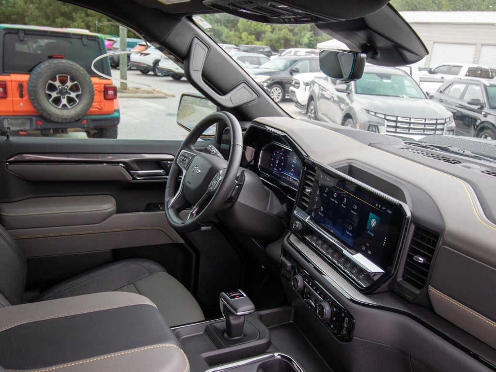 2025 Chevrolet Silverado 1500 ZR2 - Photo 15