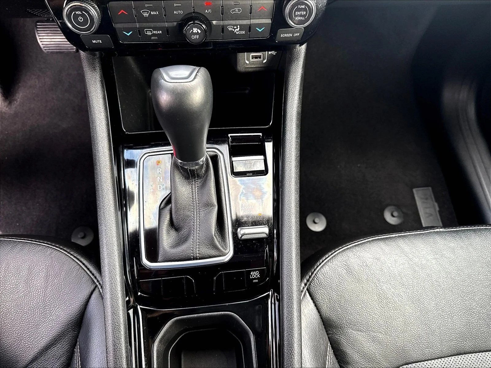 Used 2023 Crystal Metallic Jeep Limited image 19
