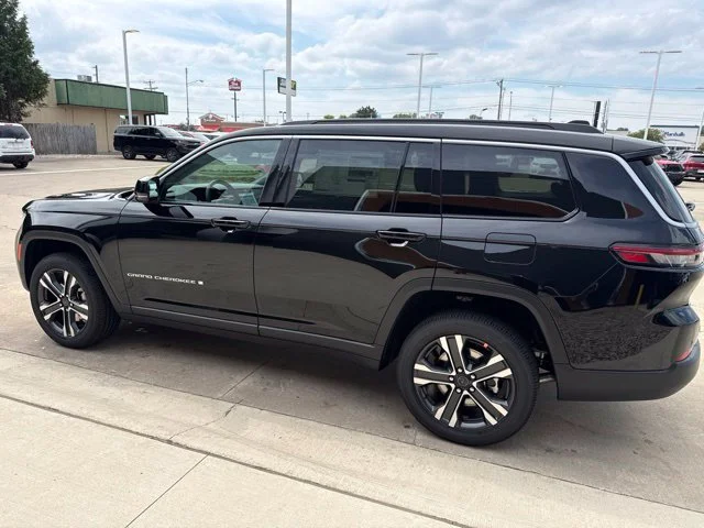 New 2027 Black Jeep Limited image 6