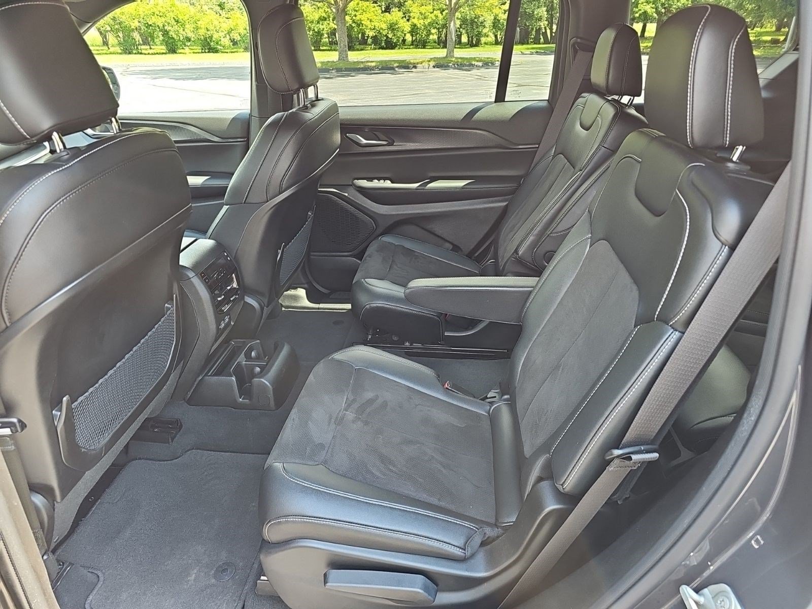 Certified Used 2023 Baltic Gray Metallic Clearcoat Jeep Altitude image 16