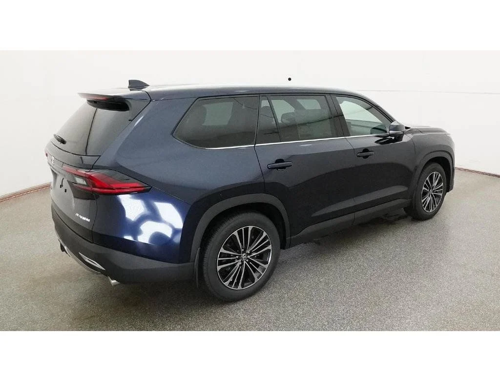 New 2026  Toyota MAX Platinum image 12