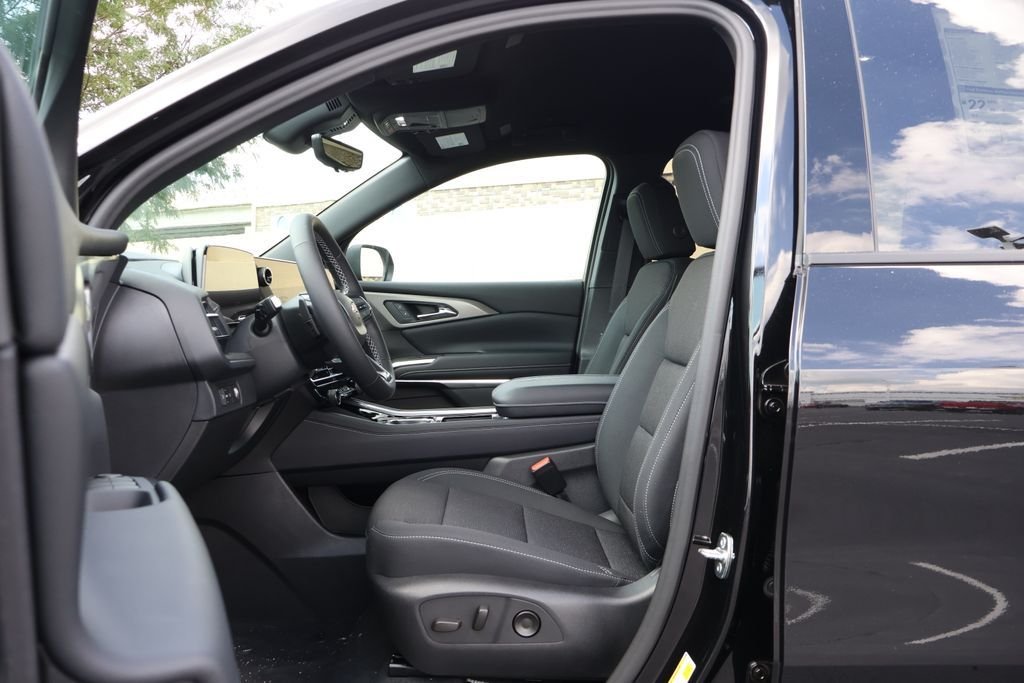 New 2027 Mosaic Black Metallic Chevrolet LT image 14