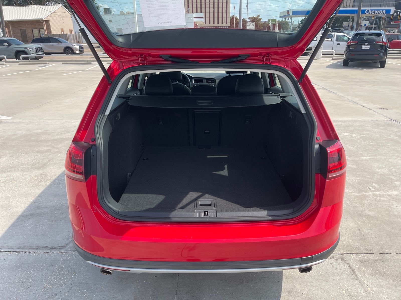 Used 2017 Red Volkswagen TSI SEL image 20