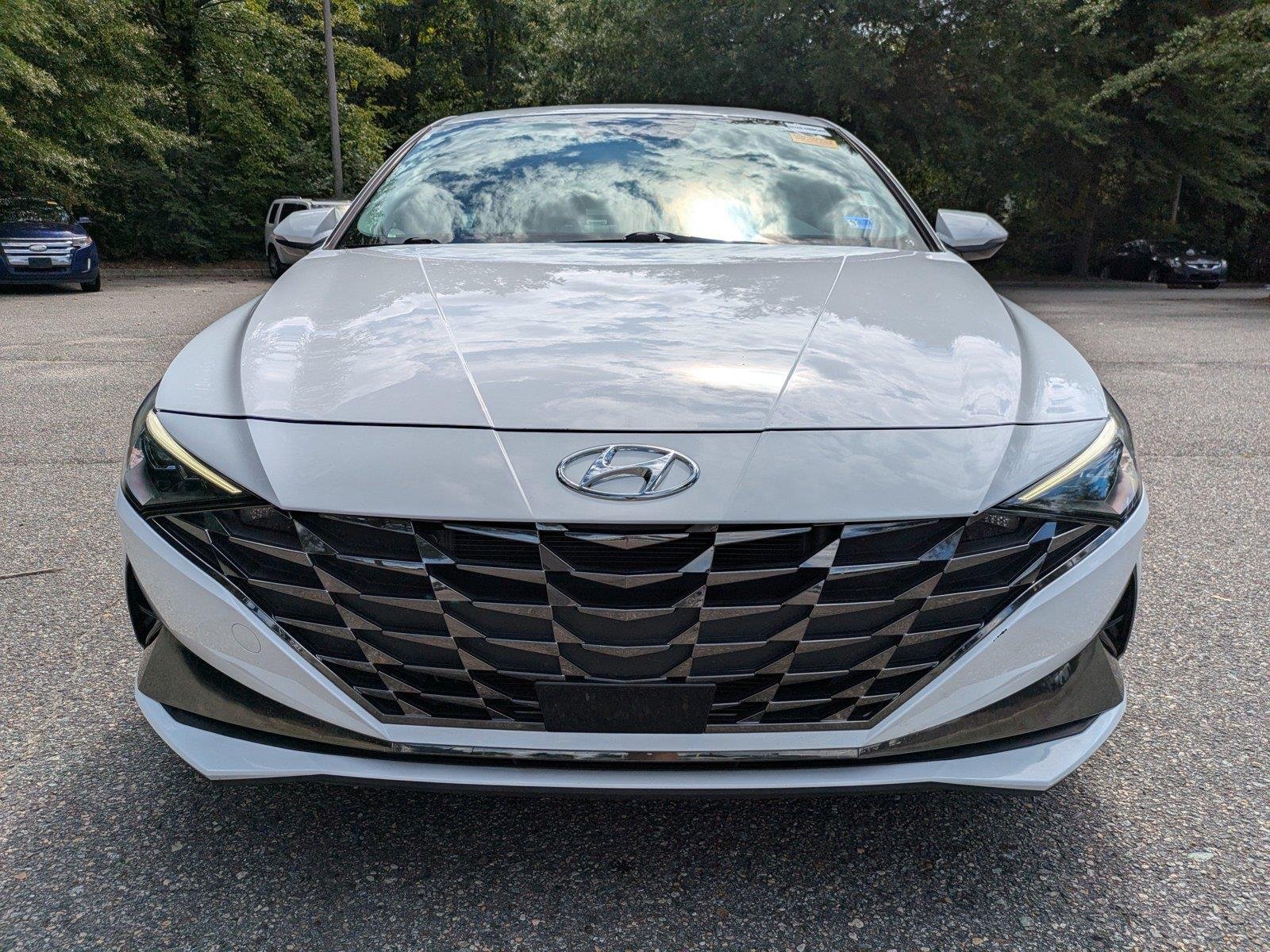 Used 2023 Lunar White Hyundai Limited image 9
