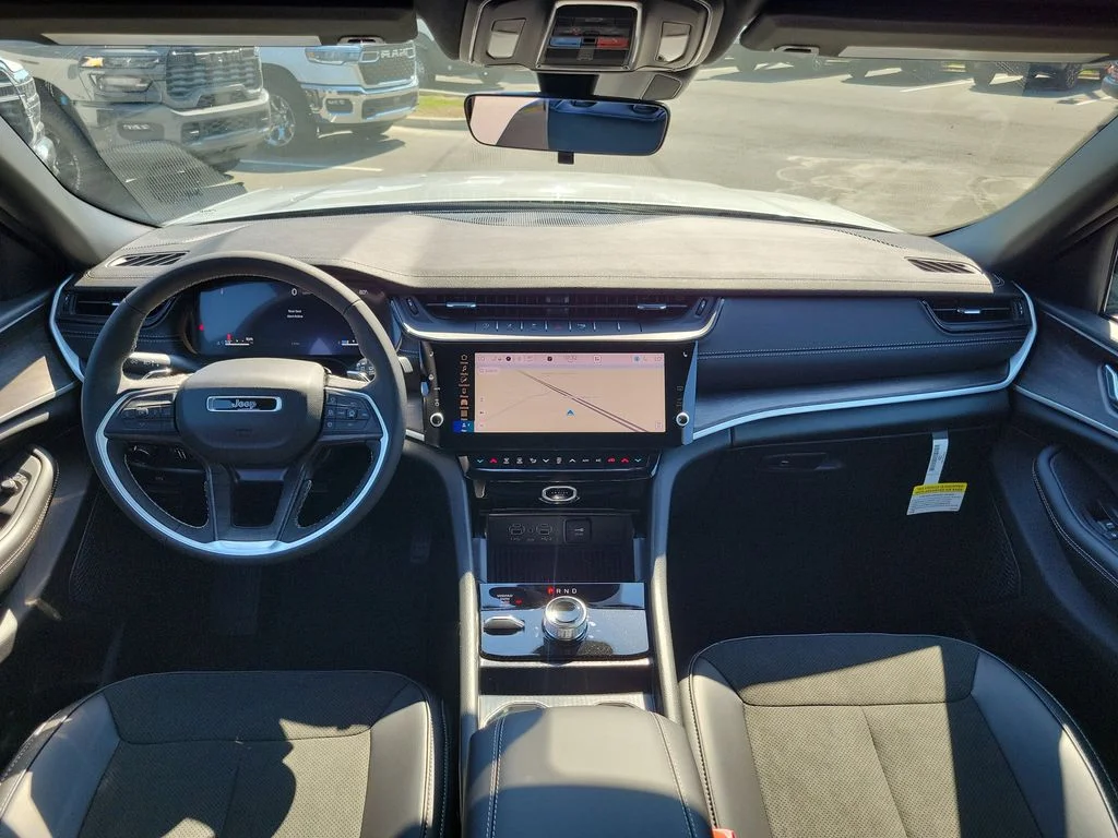 New 2026 Silver Zynith Jeep Altitude image 23