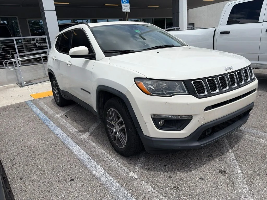 Used 2020 White Clearcoat Jeep Latitude image 2