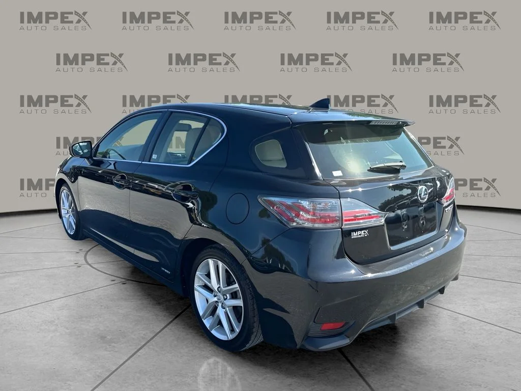 Used 2015 Black Lexus 200h image 3