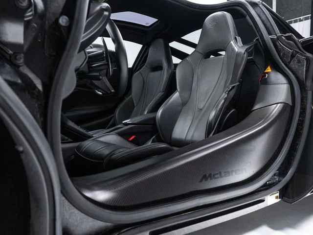 Used 2018 Gray McLaren Base image 15