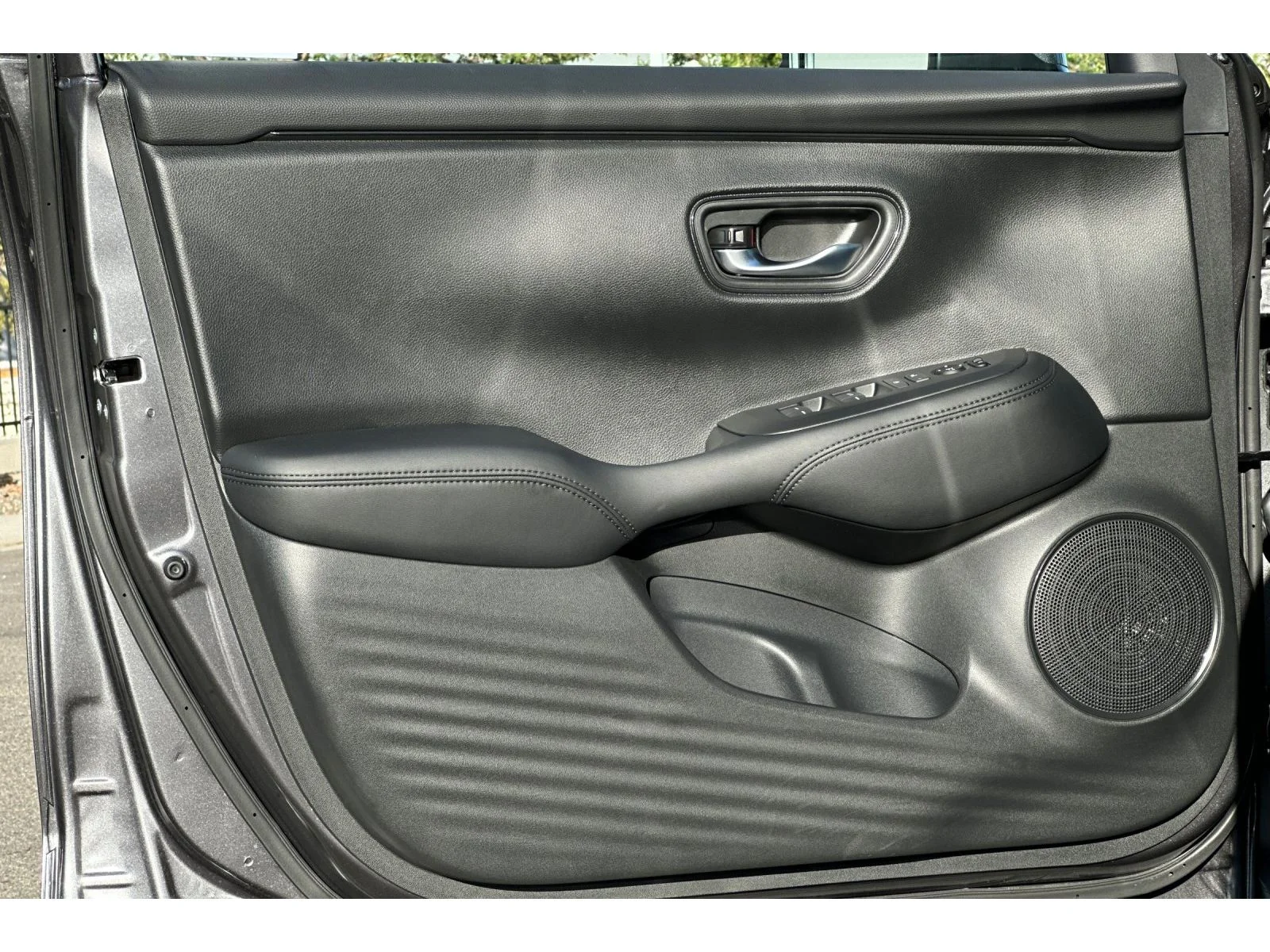 Used 2027 Modern Steel Metallic Honda LX image 11