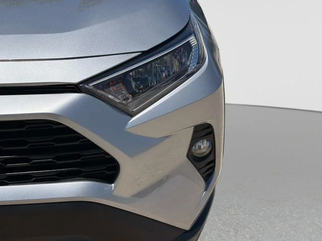 Used 2020 Silver Toyota XLE image 10