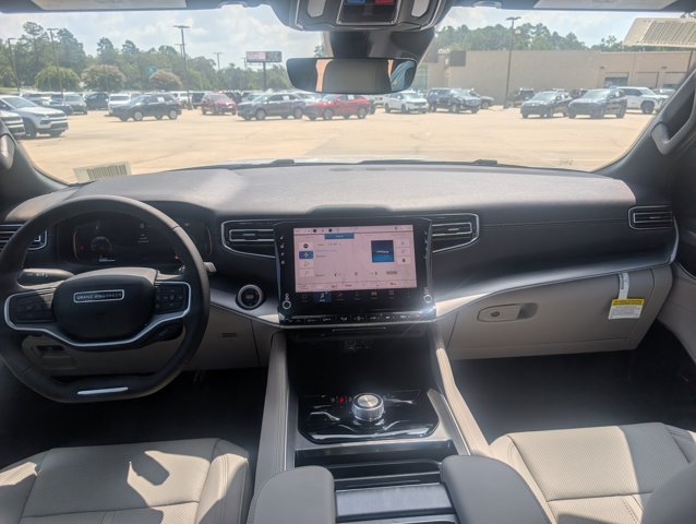 New 2026 Silver-Zynith Exterior Paint Jeep Limited Altitude image 15