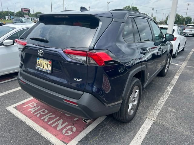 Used 2023  Toyota XLE image 3