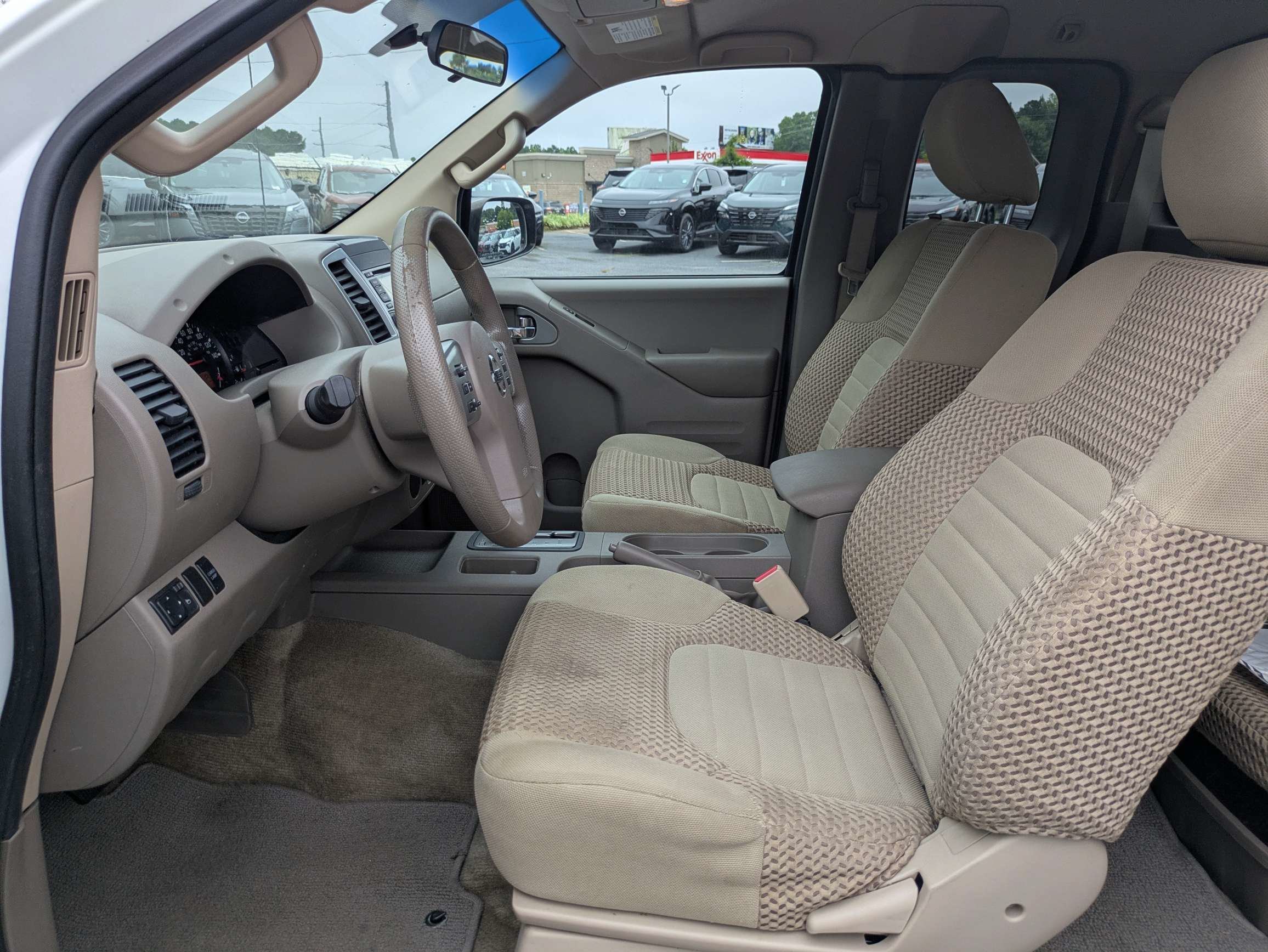 Used 2015 White Nissan SV image 16