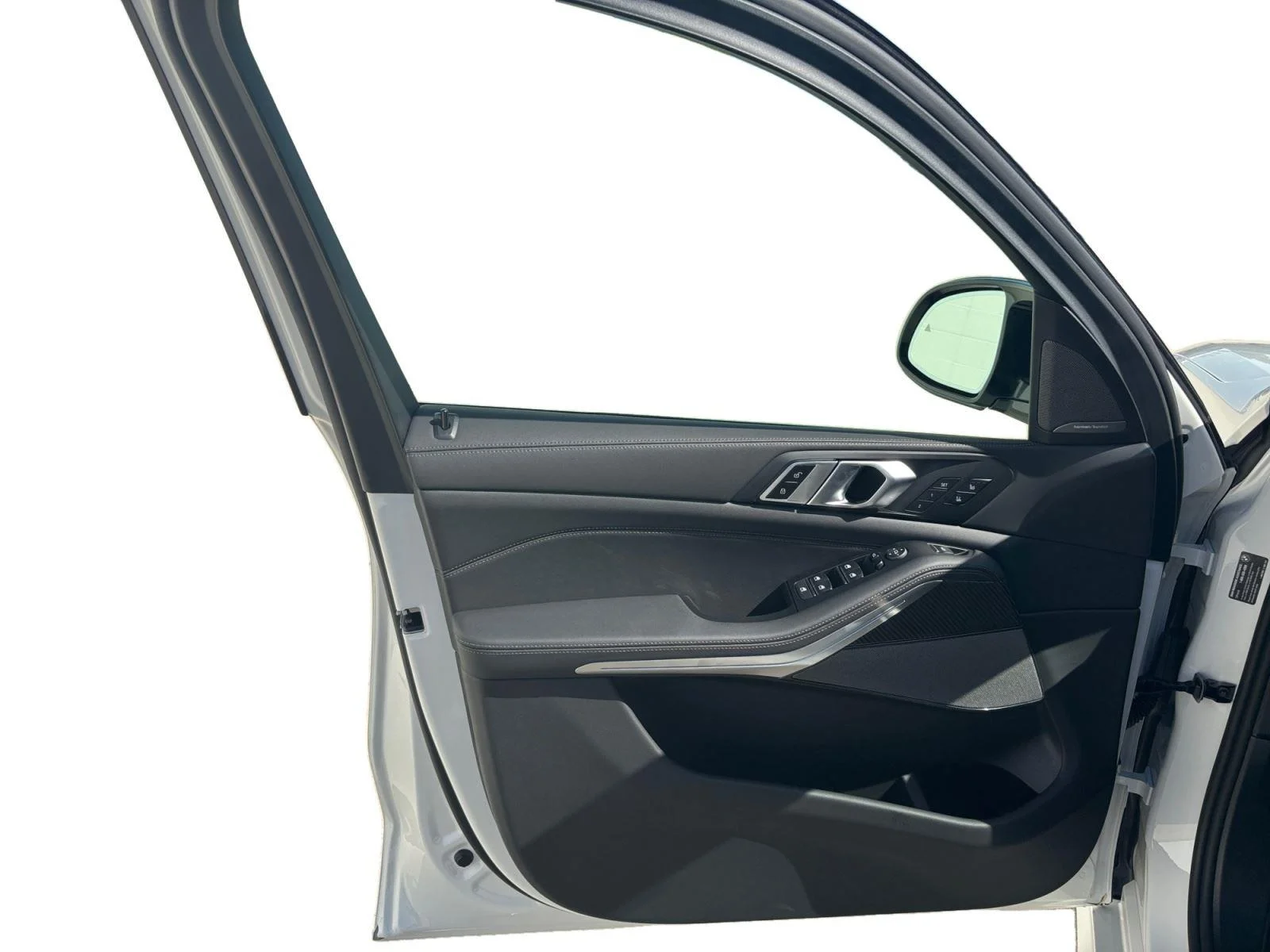 New 2026 Mineral White Metallic BMW M60i image 19