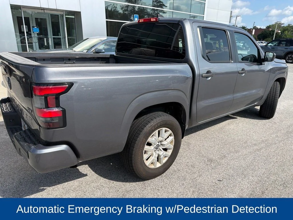 Used 2022 Gray Nissan SV image 6
