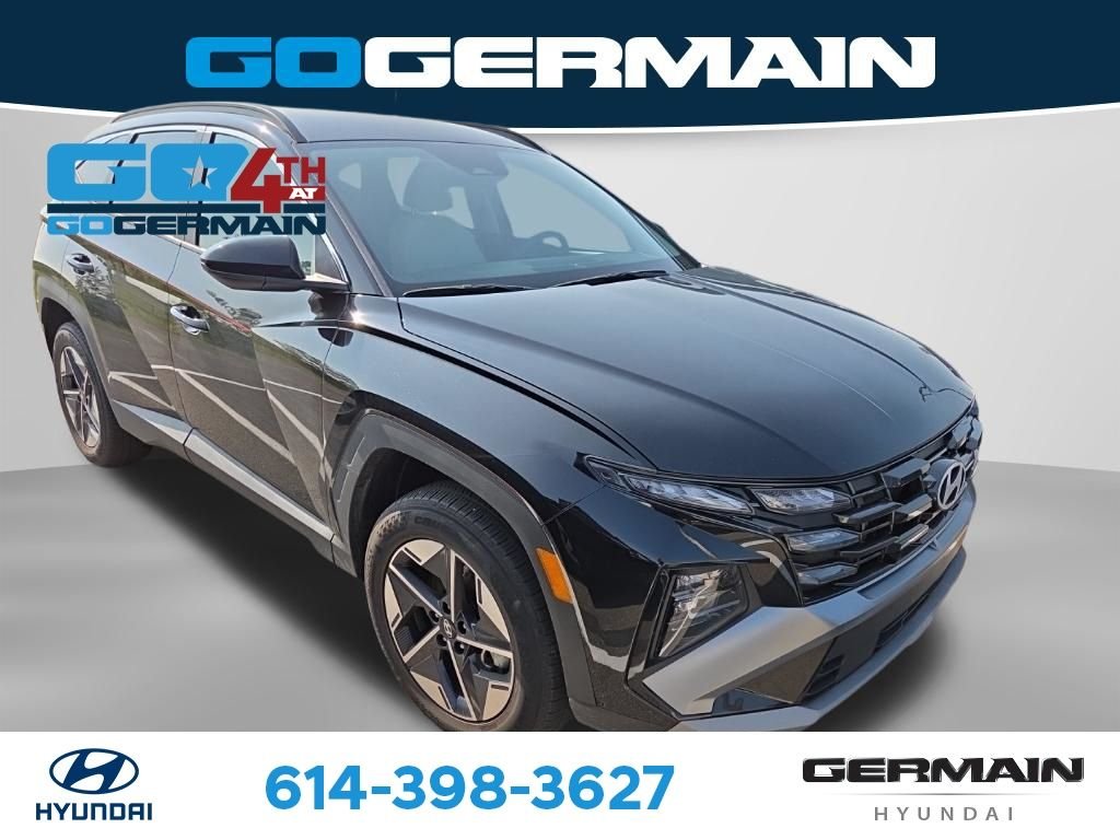 Used 2025 Black Hyundai SEL image 1