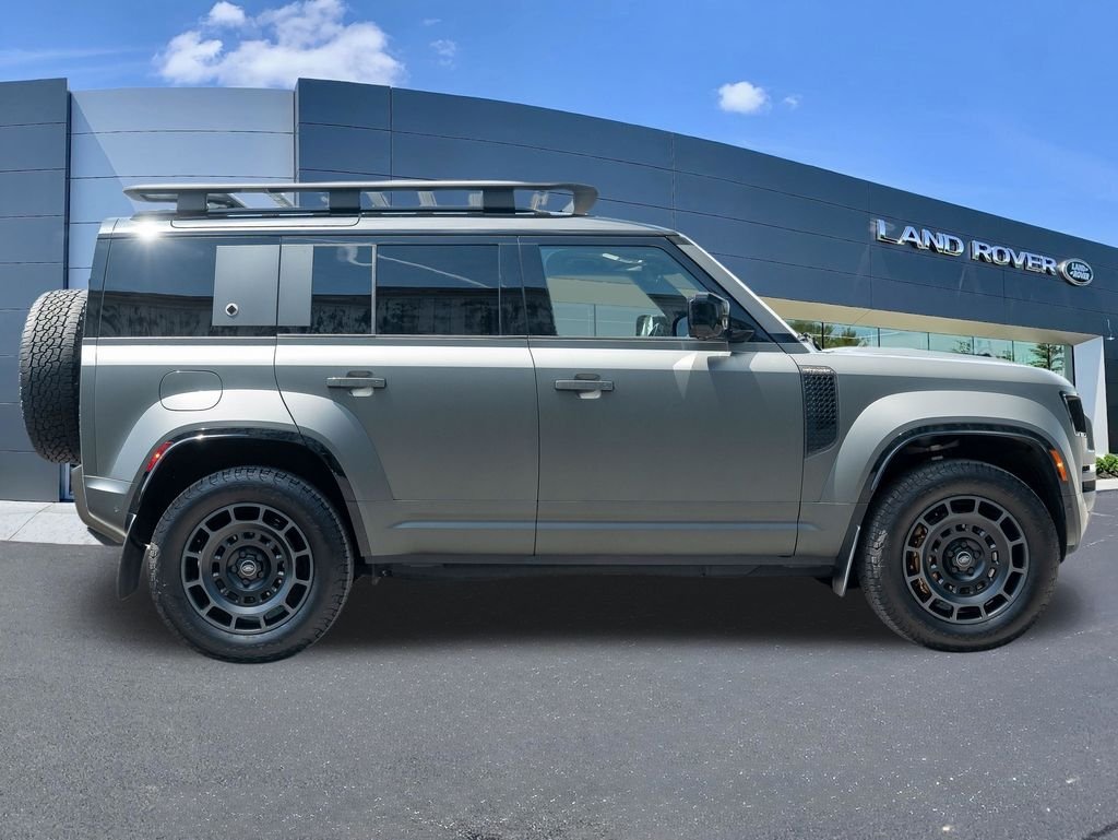 Used 2025 Green Land Rover OCTA image 8
