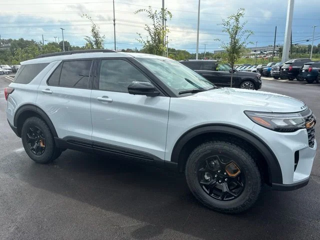 New 2026 White Ford Tremor image 11