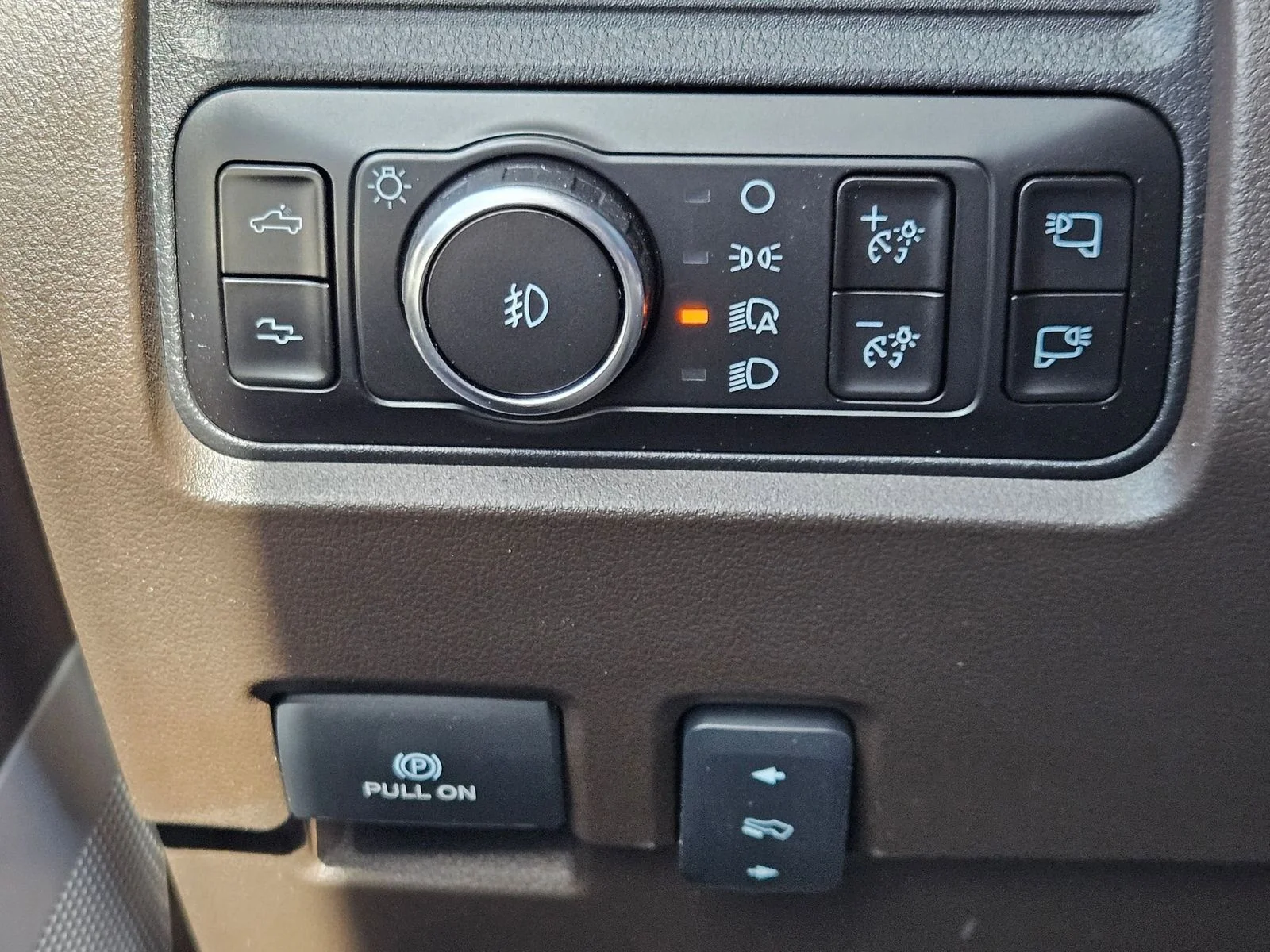 New 2026 Agate Black Metallic Ford F-350® King Ranch® image 15