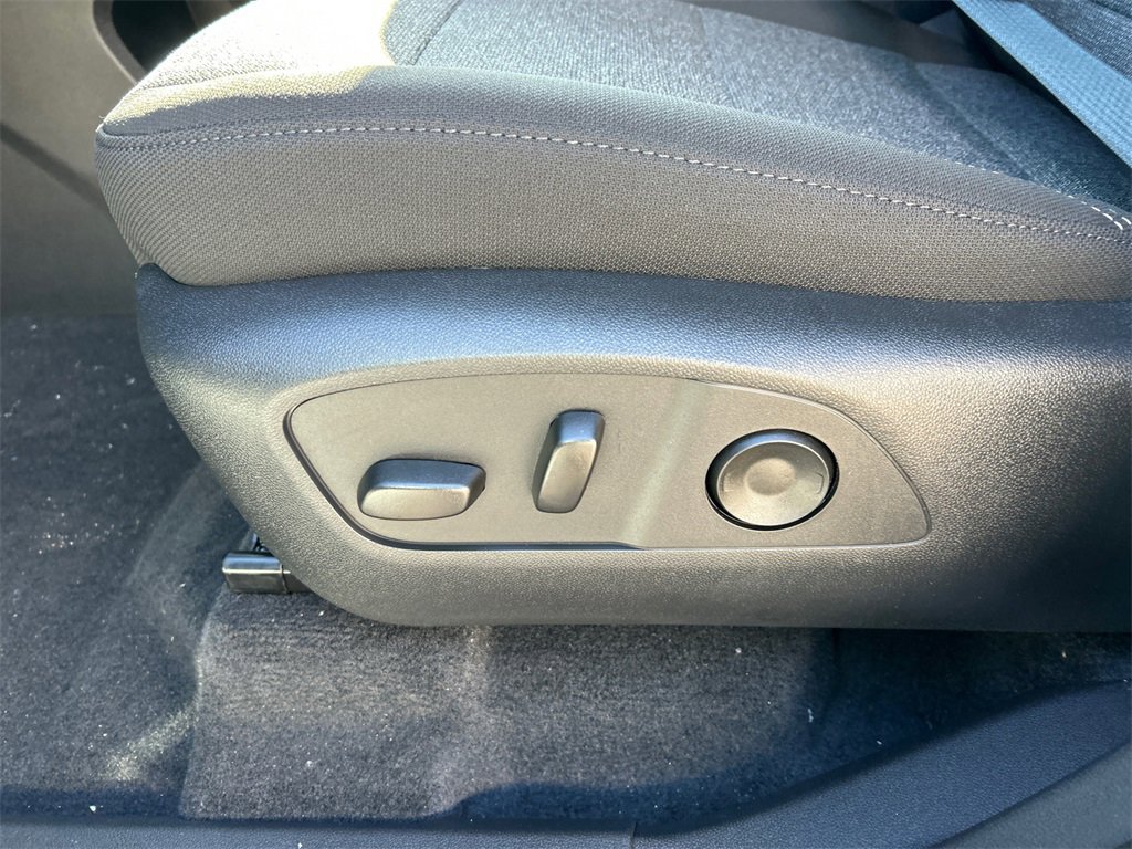 2026 GMC ACADIA - Image 16