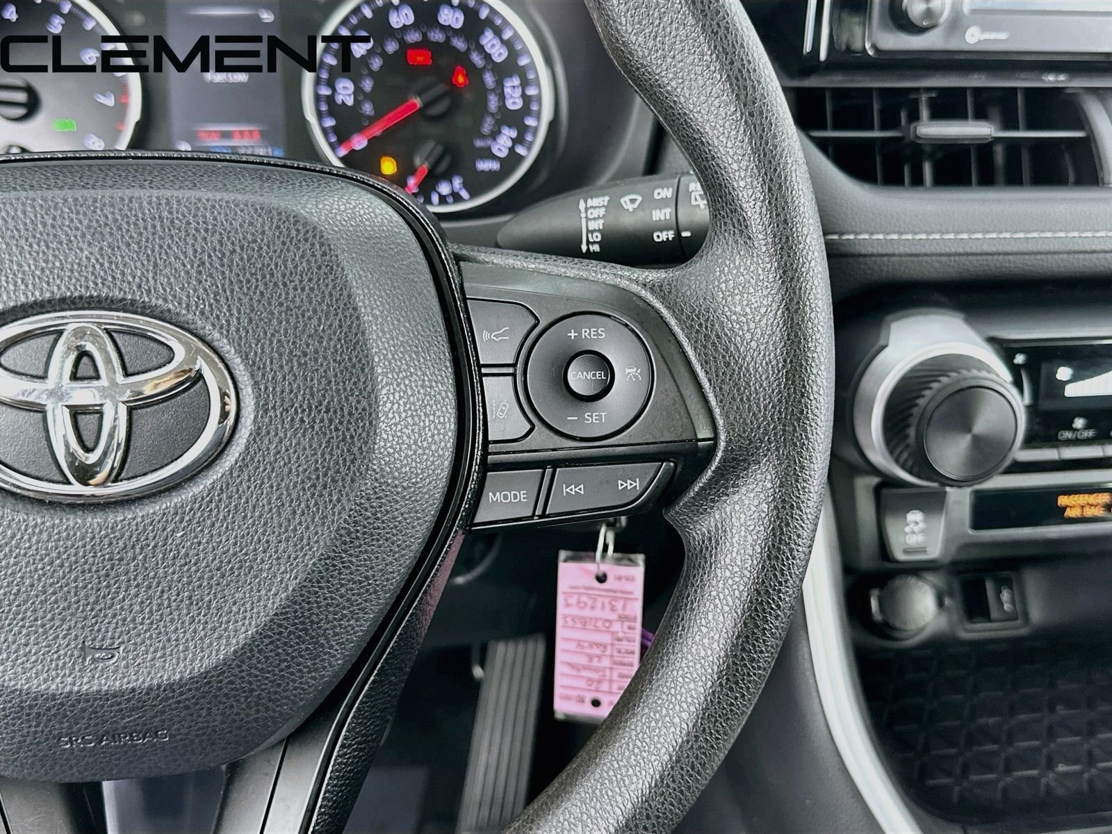 2020 Toyota RAV4 LE - Photo 17