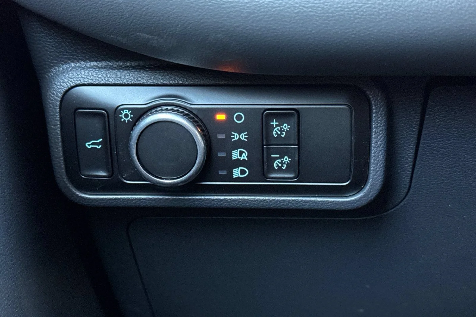 Used 2025 White Ford Active image 32