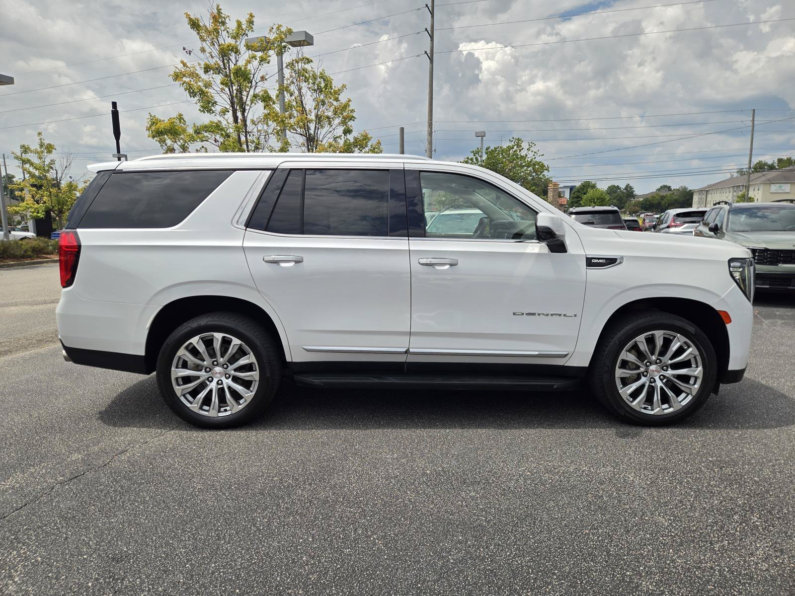 Used 2023 White GMC Denali image 5