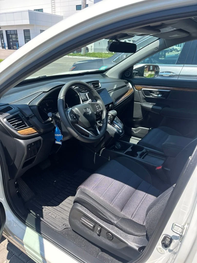 Used 2018 White Diamond Pearl Honda EX image 24